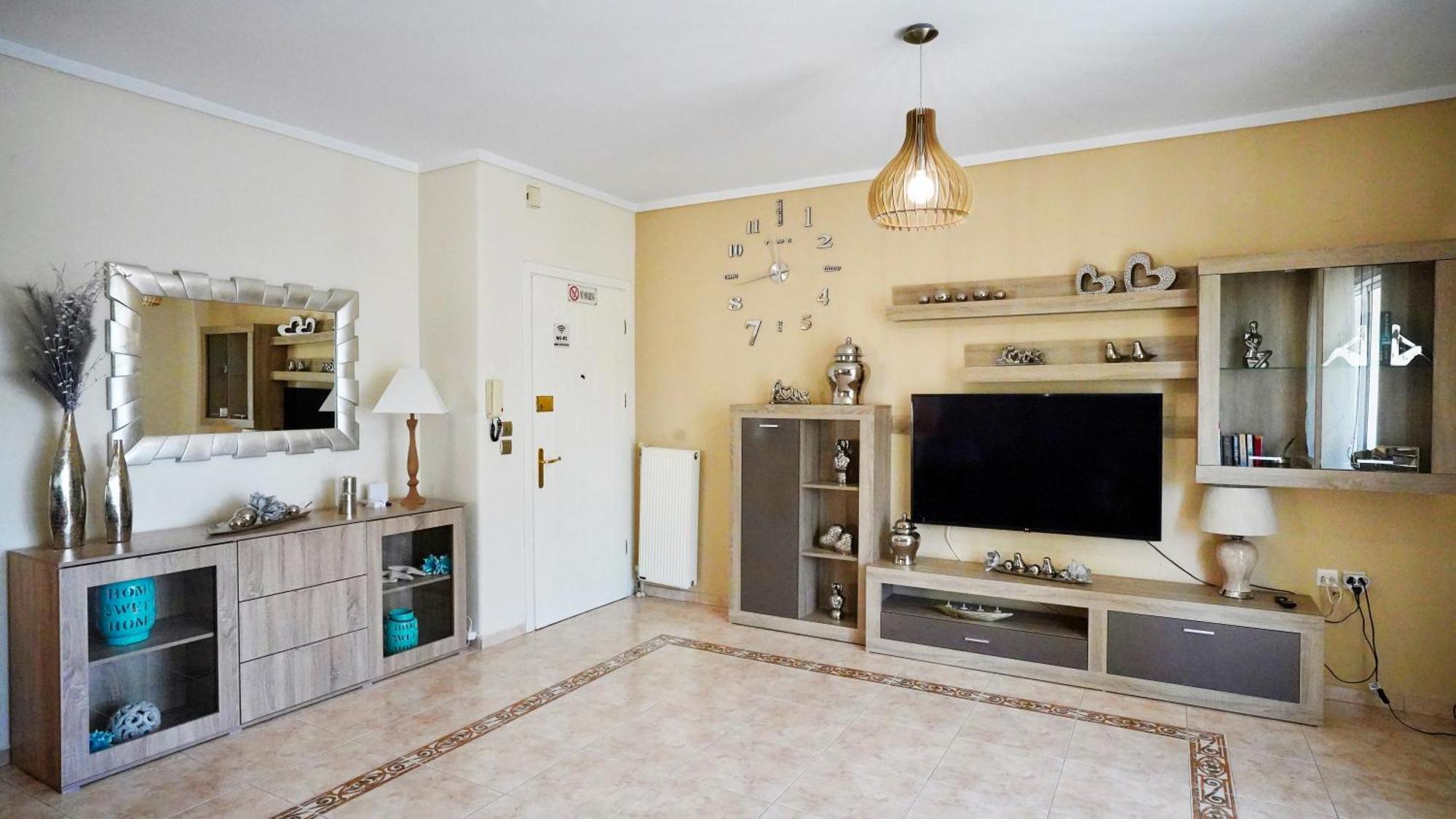 Lovely And Sunny Apartament 300M From Beach!! Peraía Exteriör bild