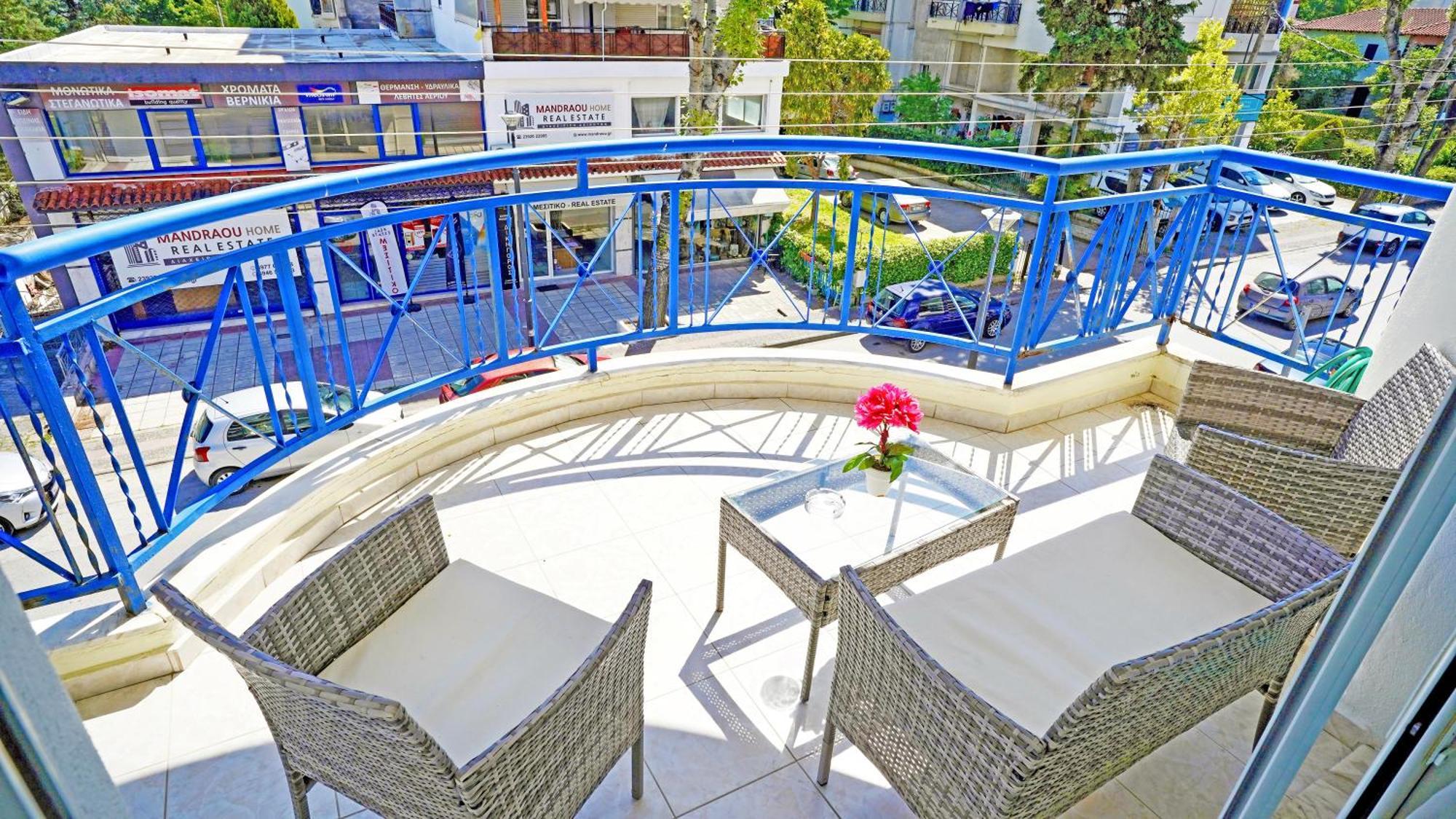 Lovely And Sunny Apartament 300M From Beach!! Peraía Exteriör bild