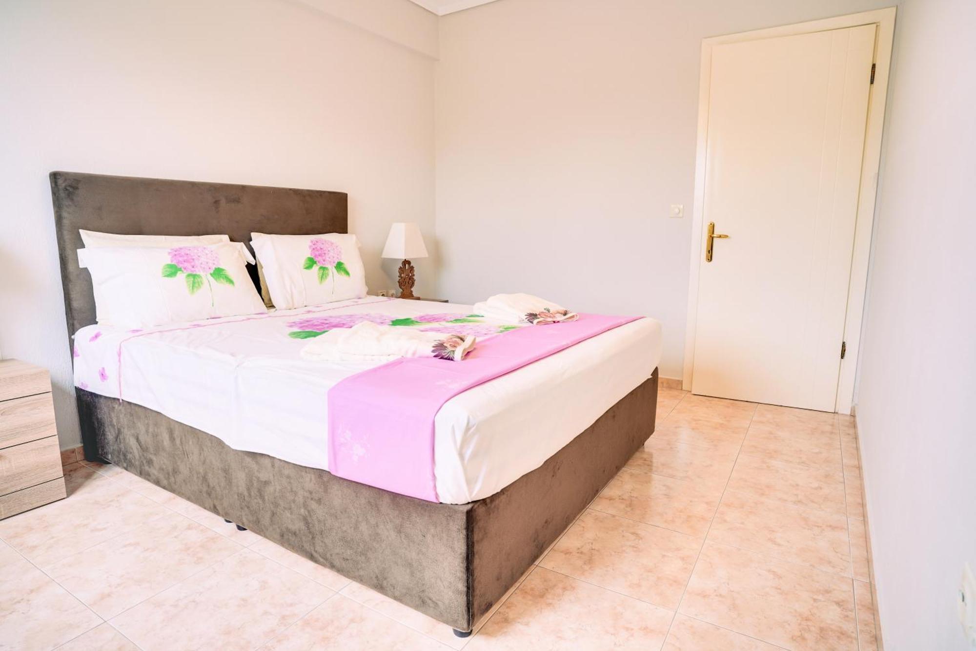 Lovely And Sunny Apartament 300M From Beach!! Peraía Exteriör bild