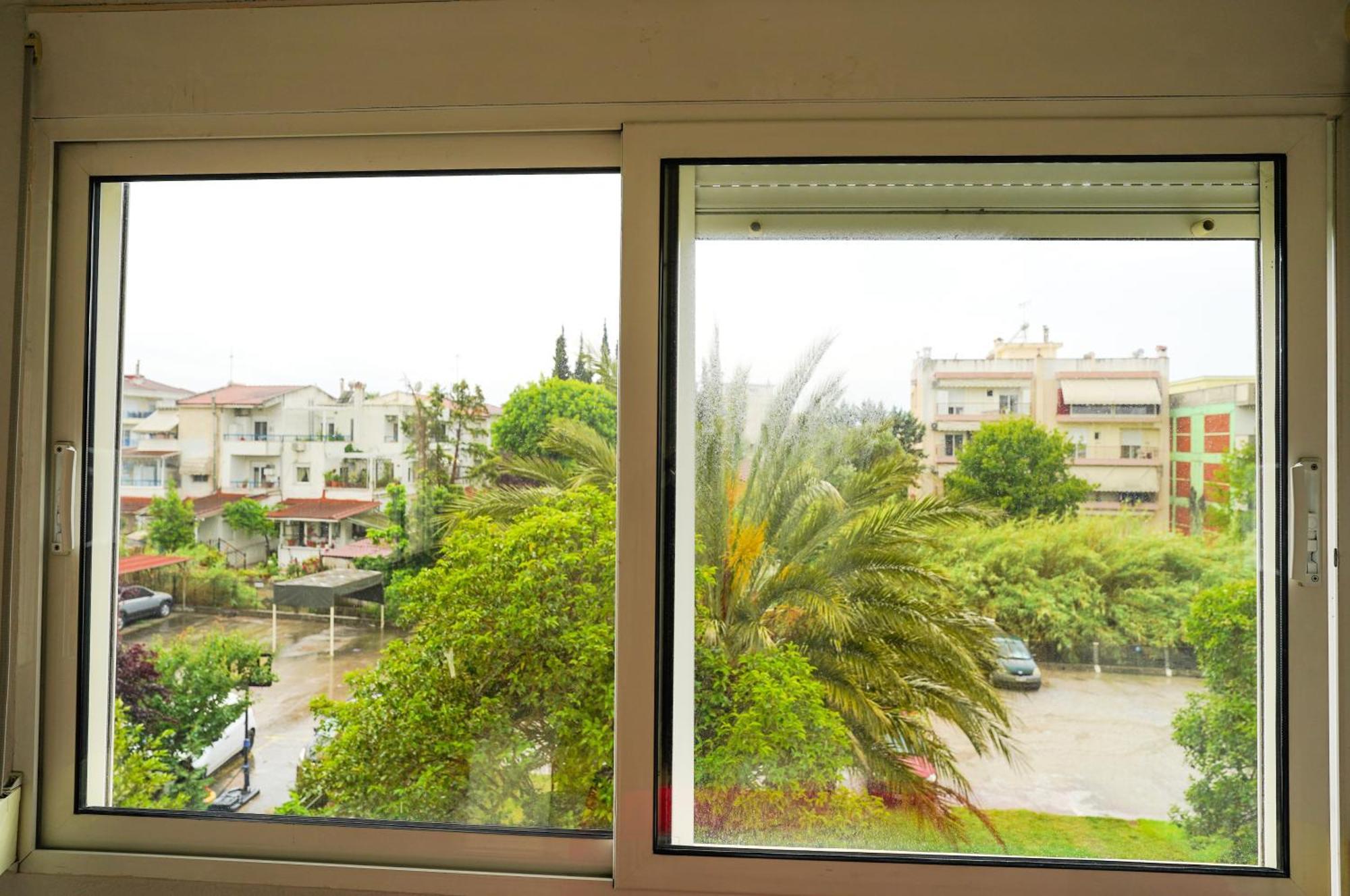 Lovely And Sunny Apartament 300M From Beach!! Peraía Exteriör bild