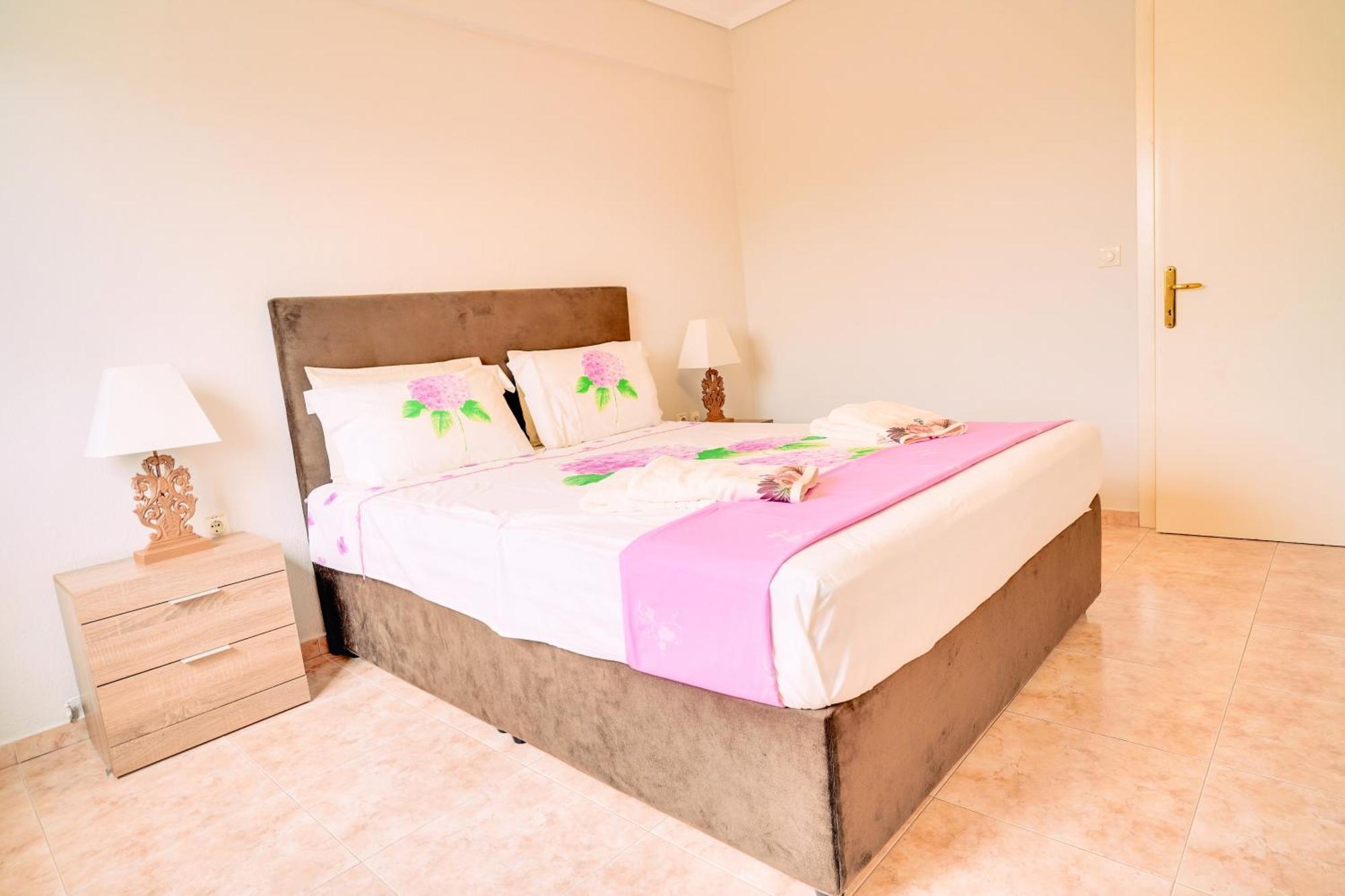 Lovely And Sunny Apartament 300M From Beach!! Peraía Exteriör bild