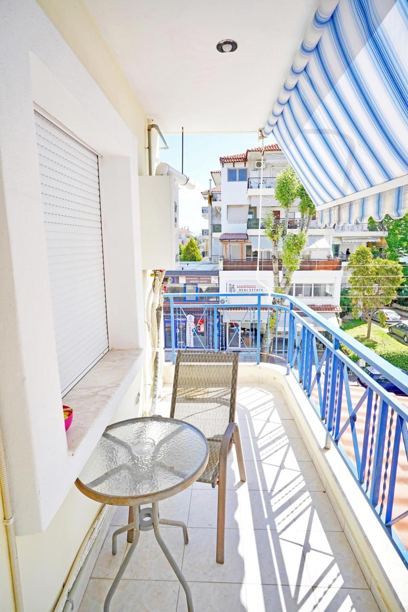 Lovely And Sunny Apartament 300M From Beach!! Peraía Exteriör bild
